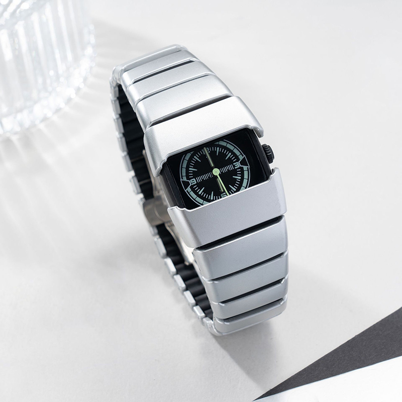 นาฬิกาข้อมือผู้ชายสไตล์พังก์ U - Smartwatch Trending Watches For Men บทวิจารณ์และราคา
